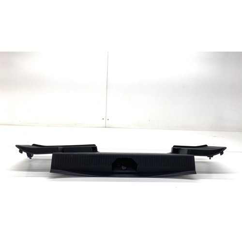 Corsa vxr boot - latch, cover