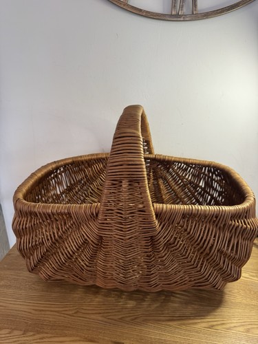 Vintage wicker shopping - shopping, basket