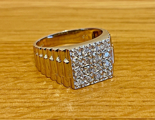 Superb 9ct white gold sixteen - superb,