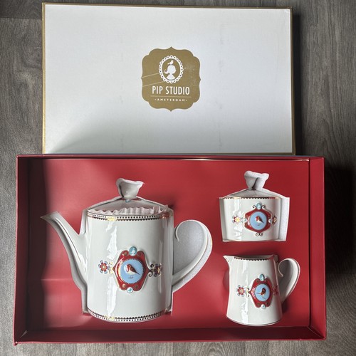 Brand new gift box - gift, pip