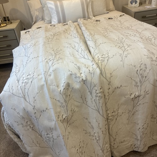 Laura ashley pussy - ashley,