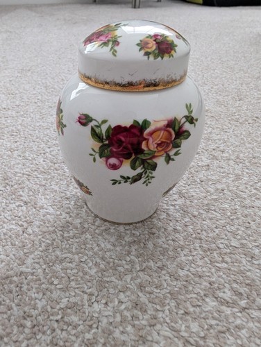 Superb small royal albert - small,