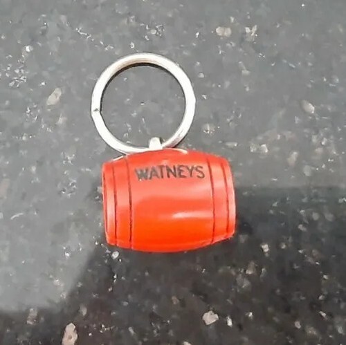 Watneys red barrel key ring - watneys,