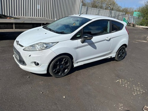 Breaking ford fiesta mk7 zetec - ford,