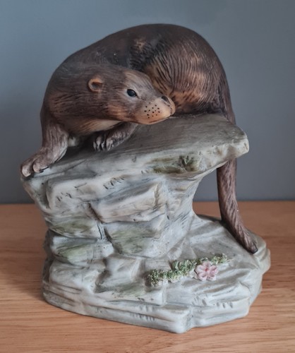 Alfretto otter figurine - alfretto,