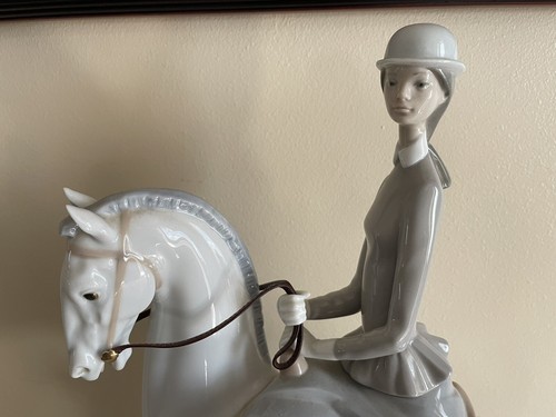 Lladro figurine woman - woman, on