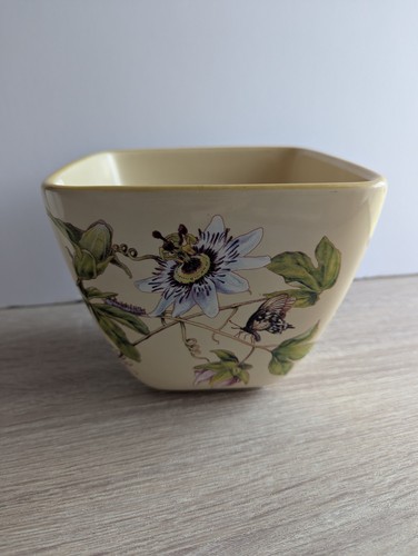 Vintage cream coloured - coloured, planter
