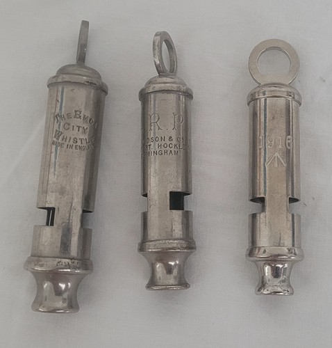 Ww1 ww2 whistles x 3 - ww2,