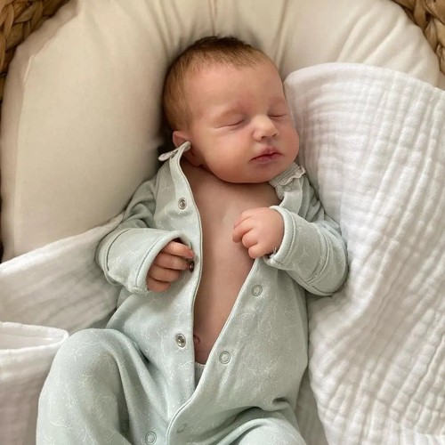Sleeping lifelike reborn - 20",
