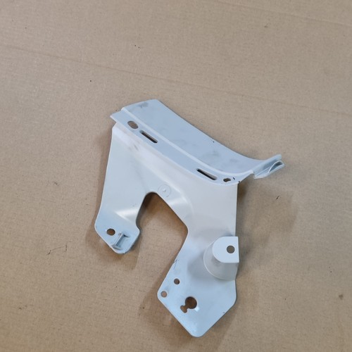 Rear left pillar quarter - rear,