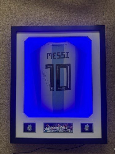 2018 signed messi - signed,