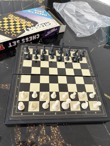 Magnetic folding chess set - folding,