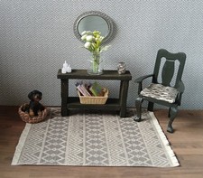 DOLLS HOUSE CONSOLE / HALL