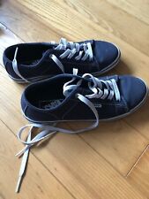 Vans off the wall boys blue/navy authentic shoes size 4 in good condition 
