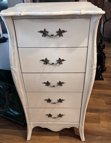 Shabby chic vintage white - chic,