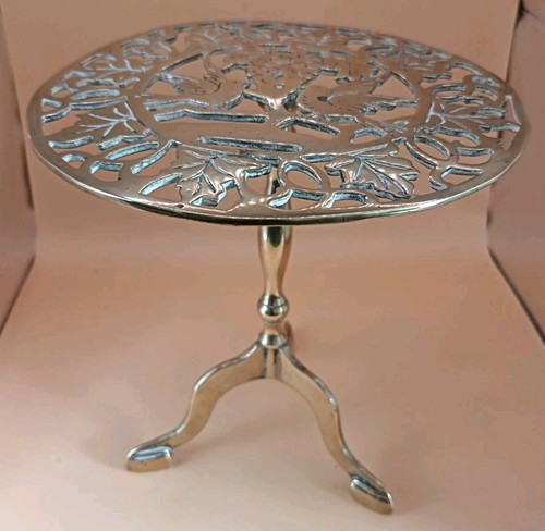 Vintage brass trivet plant - trivet, or