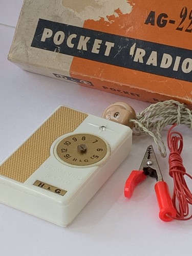 Vintage crystal radio - radio, band