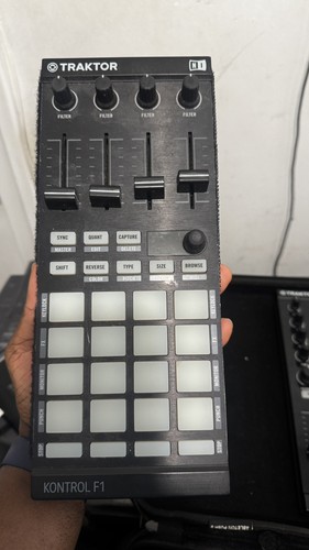 Traktor kontrol turntable - traktor, f1