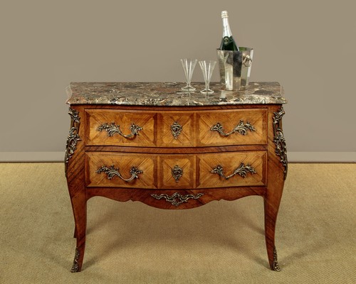Louis style bombe - style, commode