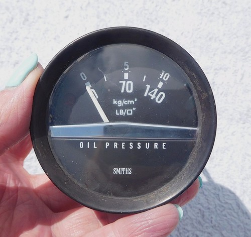 Smiths oil pressure gauge - smiths,