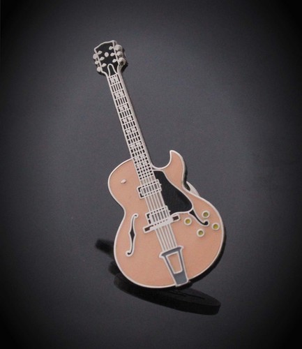Gibson 175 style guitar pin - gibson,