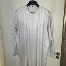 Men's White Emirati Thobe