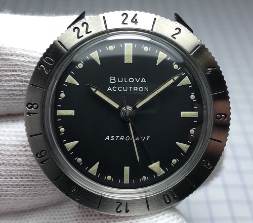 Vintage 1967 bulova accutron - bulova,