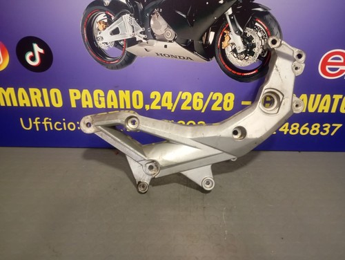 Right engine frame mount