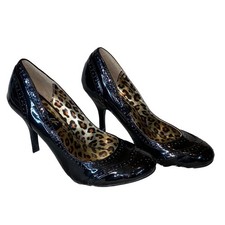 Pin Up Couture Wingtip Pumps