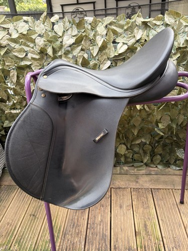 Wintec black - 17.5”,