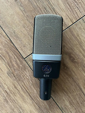 AKG C214 - Professional Studio Microphone in Case