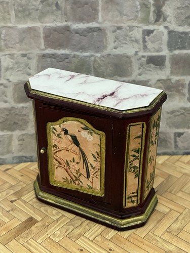 Dolls house scale - house,