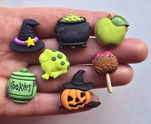 Craft buttons witches kitchen - craft,