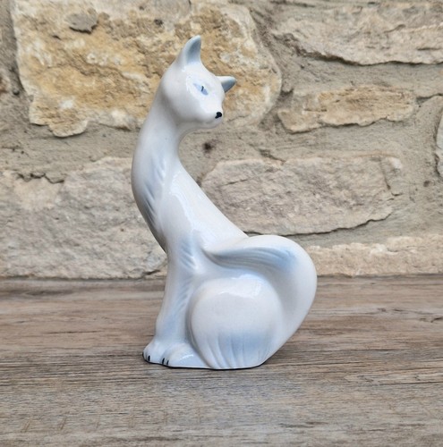 Vintage stylised white blue - white,