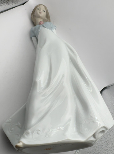 Nao lladro truly love - in,