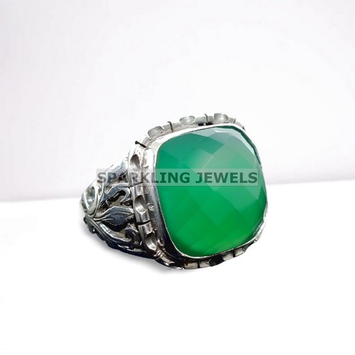 Aaa emerald cushion cut - cushion, with
