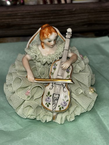 Irish dresden lace - dresden, figurine