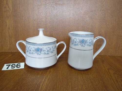 Lidded sugar bowl - sugar, or