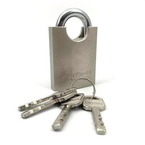 Heavy duty protected shackle - ,
