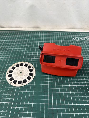 Vintage red gaf view master - red,
