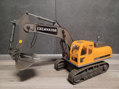 Large excavator digger - ,