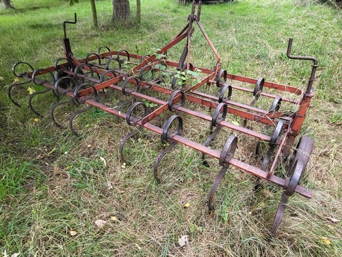 Spring tine cultivator - ,