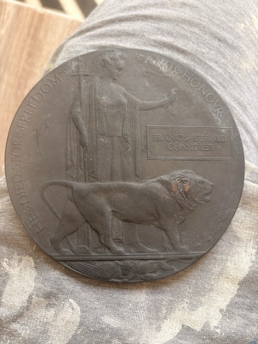 World war bronze memorial - bronze,