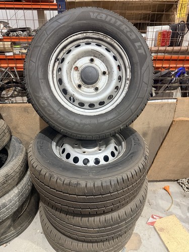 Set vantra tyres - set,
