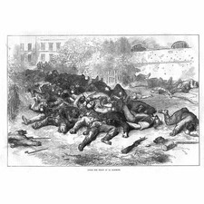 PARIS COMMUNE Inside La