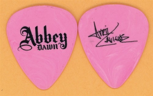 Avril lavigne abbey dawn - avril,