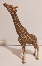 Schleich Male Giraffe Eating -