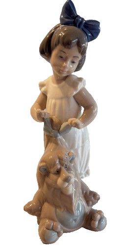 Nao lladro vintage figurine - by,