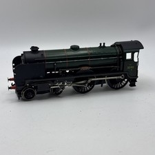 HORNBY R257 SCHOOLS CLASS V LOCO BR 30911 DOVER GREEN - 00 GAUGE 