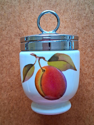 Royal worcester porcelain egg - worcester,